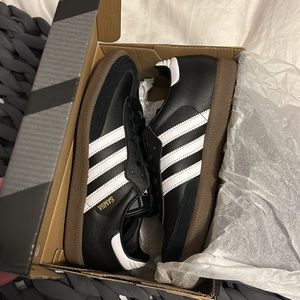 Samba leather shoes women’s 8